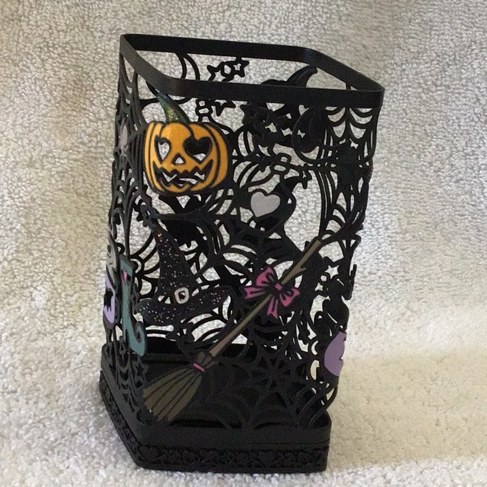 Bath & Body Works halloween foaming soap holder